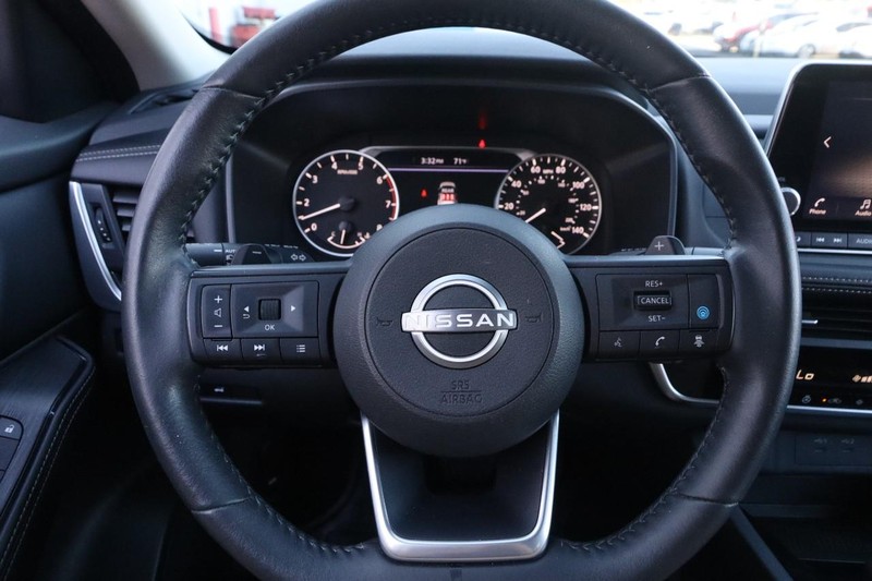 Nissan Rogue Vehicle Image 12