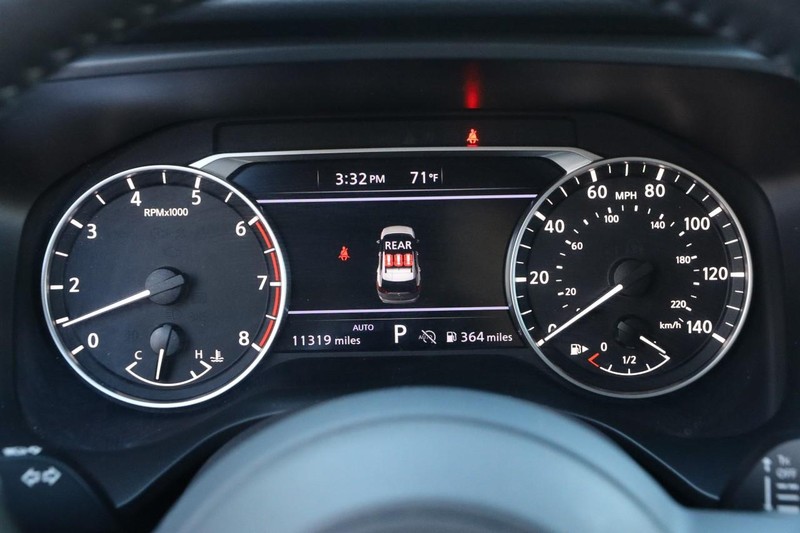 Nissan Rogue Vehicle Image 15