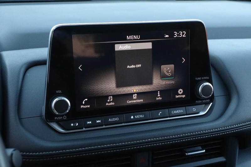 Nissan Rogue Vehicle Image 17