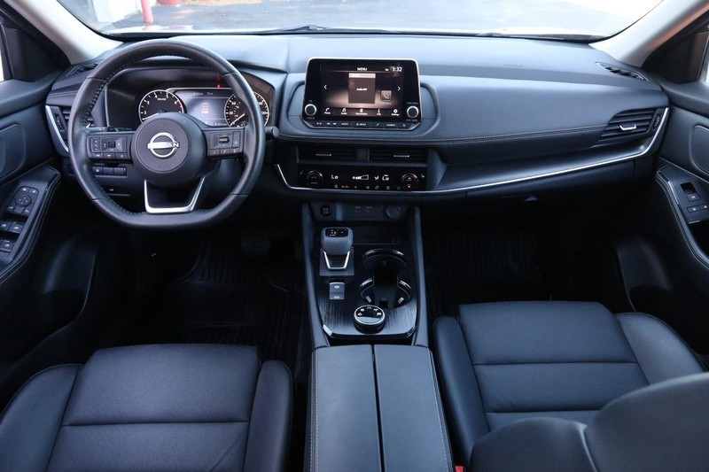 Nissan Rogue Vehicle Image 22