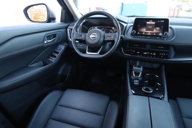 Nissan Rogue Vehicle Image 23