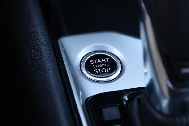 Nissan Altima Vehicle Image 14