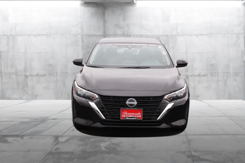 Nissan Sentra Vehicle Image 04