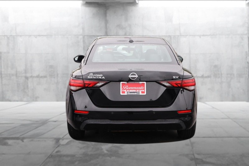 Nissan Sentra Vehicle Image 06