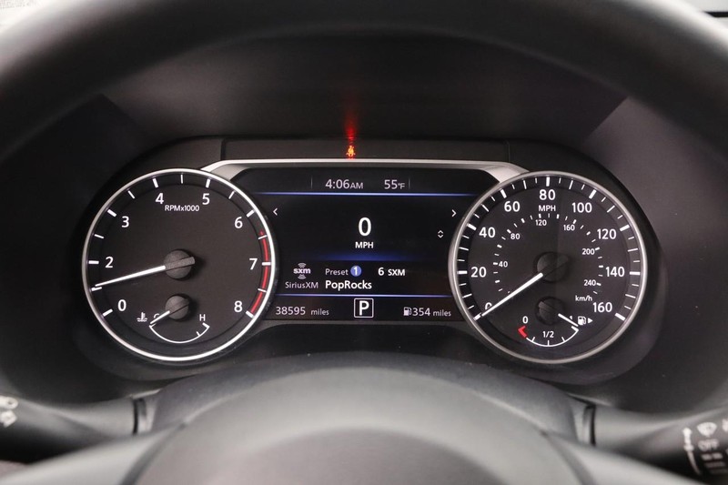 Nissan Sentra Vehicle Image 13