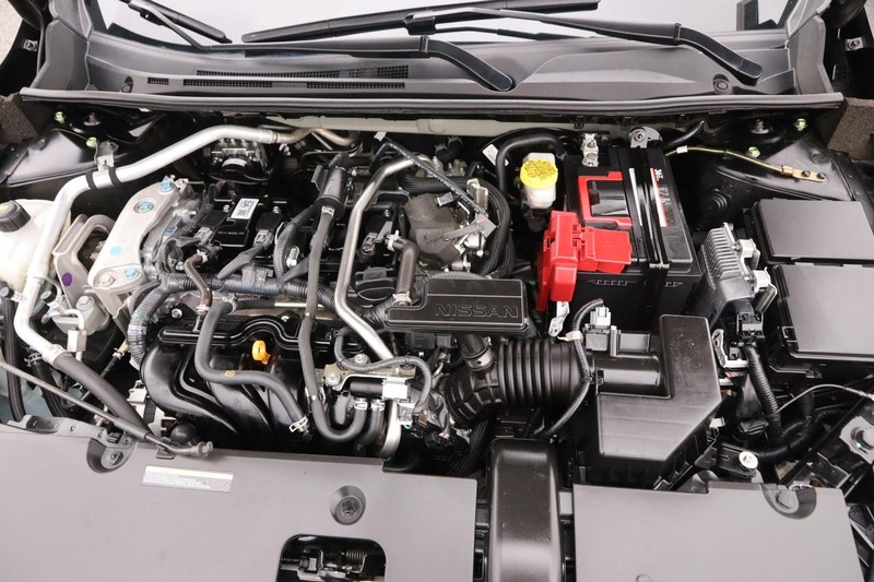 Nissan Sentra Vehicle Image 25