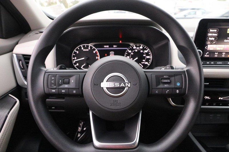 Nissan Rogue Vehicle Image 11