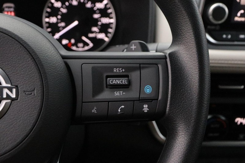 Nissan Rogue Vehicle Image 13