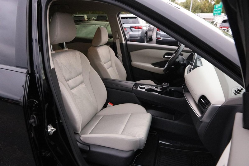 Nissan Rogue Vehicle Image 26