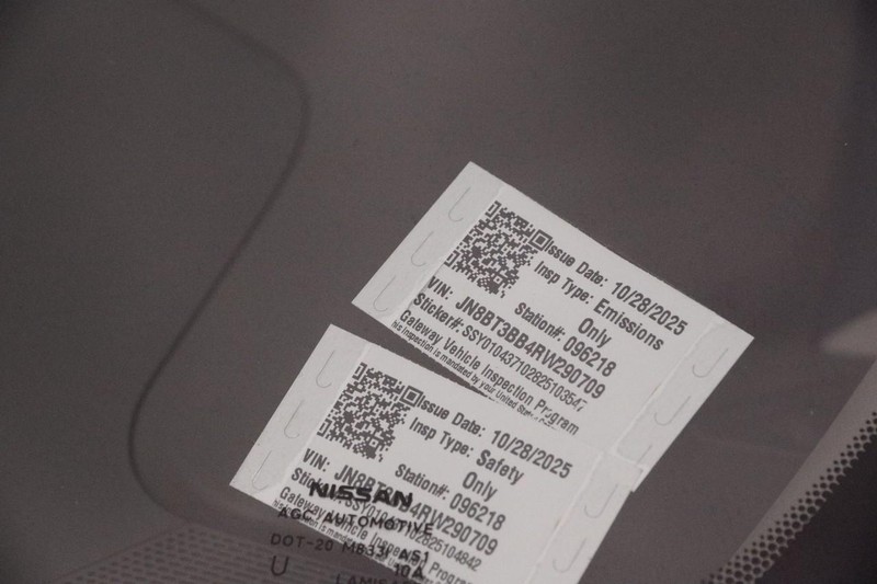 Nissan Rogue Vehicle Image 30