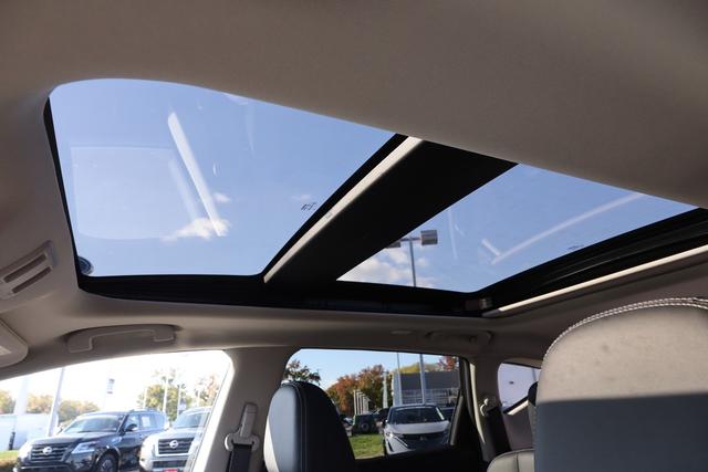 Nissan Murano Vehicle Image 09