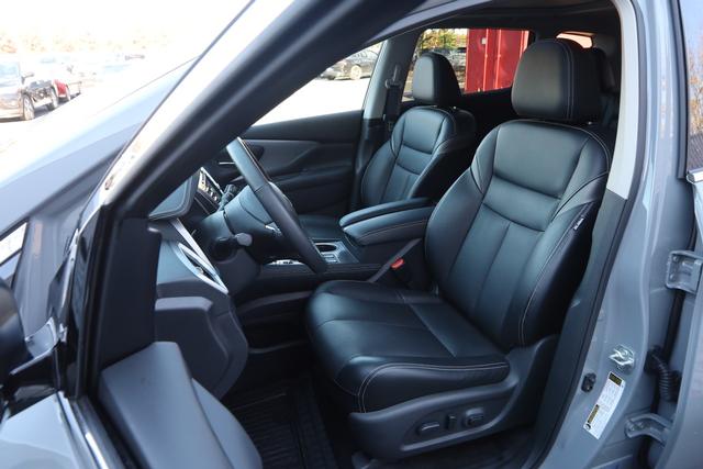 Nissan Murano Vehicle Image 10