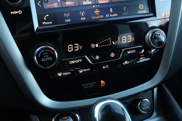 Nissan Murano Vehicle Image 20