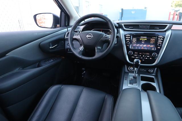 Nissan Murano Vehicle Image 24
