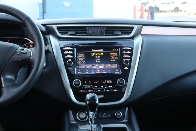 Nissan Murano Vehicle Image 26