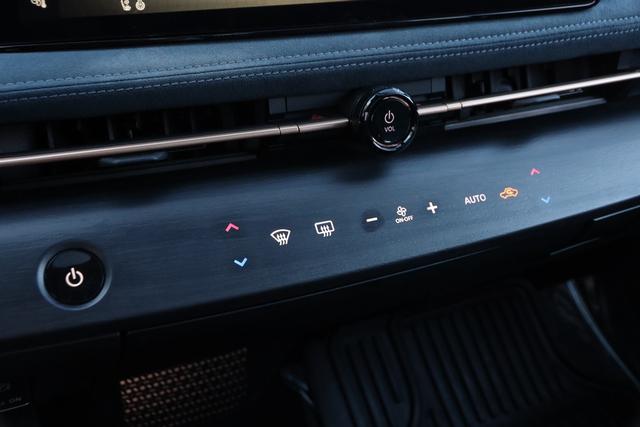 Nissan ARIYA Vehicle Image 19