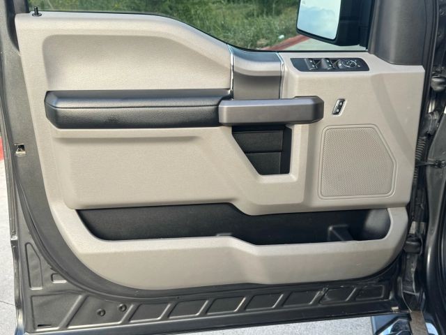 Ford F-150 Vehicle Full-screen Gallery Image 10