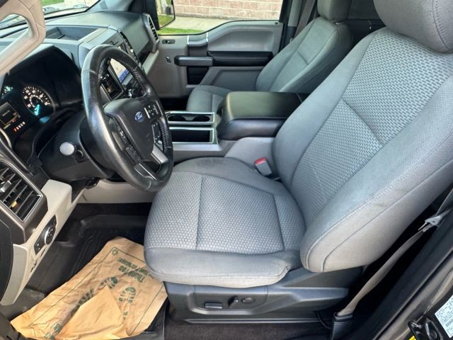 Ford F-150 Vehicle Full-screen Gallery Image 11