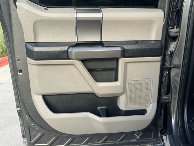 Ford F-150 Vehicle Full-screen Gallery Image 12