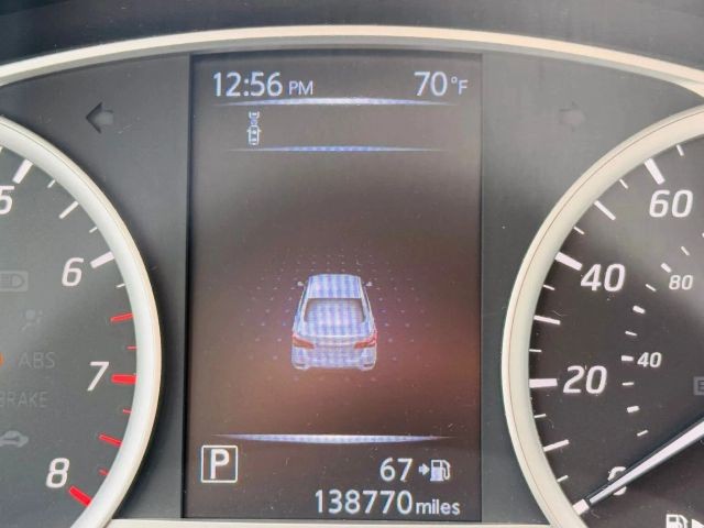 Nissan Sentra Vehicle Full-screen Gallery Image 12