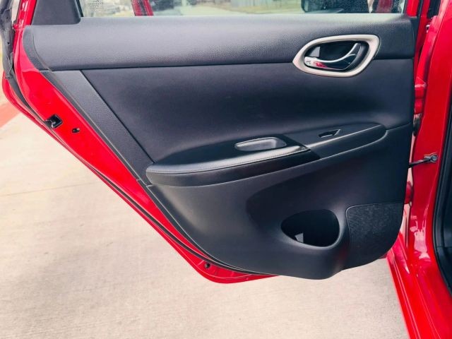 Nissan Sentra Vehicle Full-screen Gallery Image 13