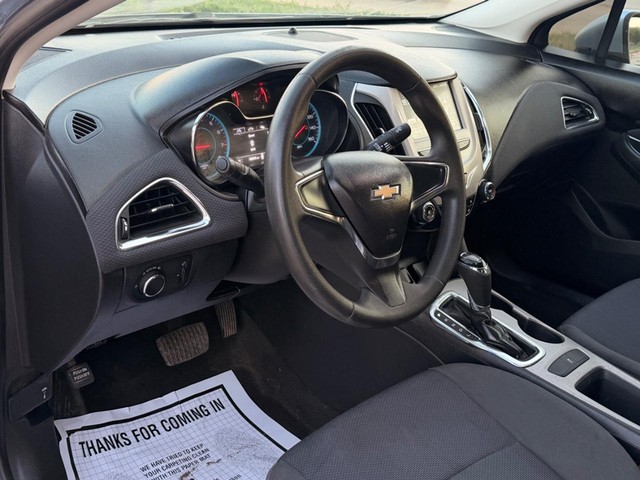 2018 Chevrolet Cruze LS - Photo 9