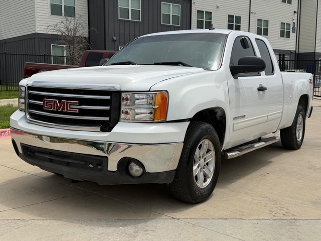 2011 GMC Sierra 4WD Extended Cab SLE MWB's photo