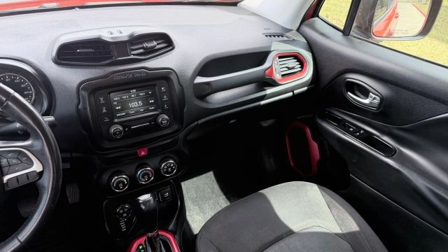 2016 Jeep Renegade Trailhawk - Photo 8