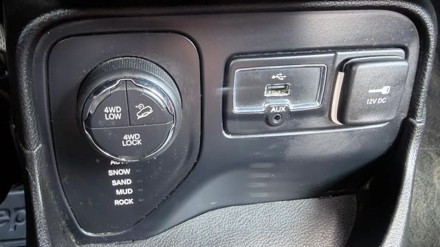 2016 Jeep Renegade Trailhawk - Photo 10