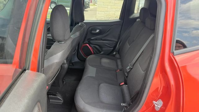 2016 Jeep Renegade Trailhawk - Photo 12