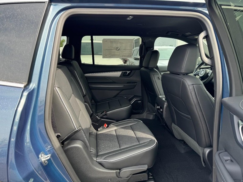 Buick Enclave Vehicle Image 05