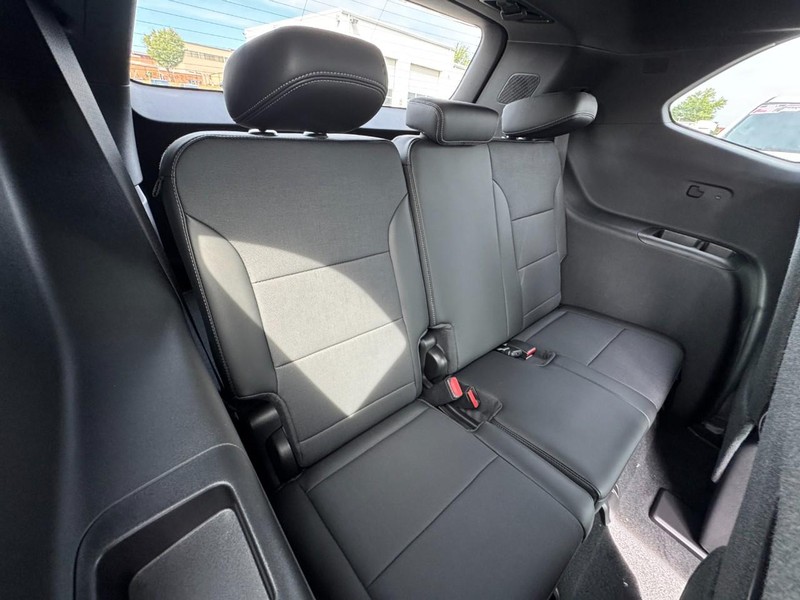 Buick Enclave Vehicle Image 06