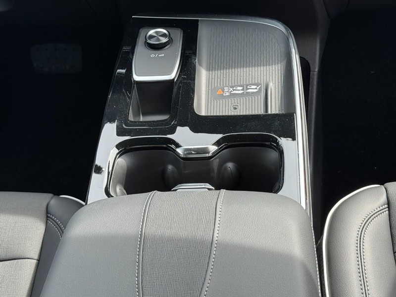 Buick Enclave Vehicle Image 10