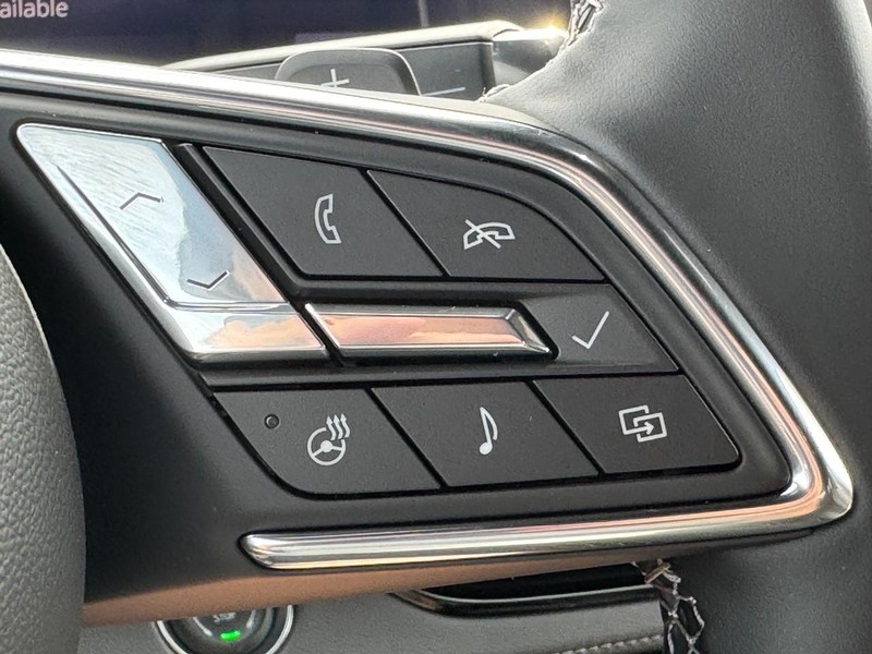 Buick Enclave Vehicle Image 13