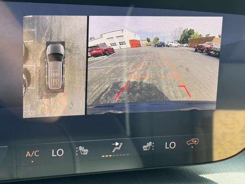 Buick Enclave Vehicle Image 16