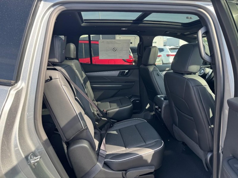 Buick Enclave Vehicle Image 05