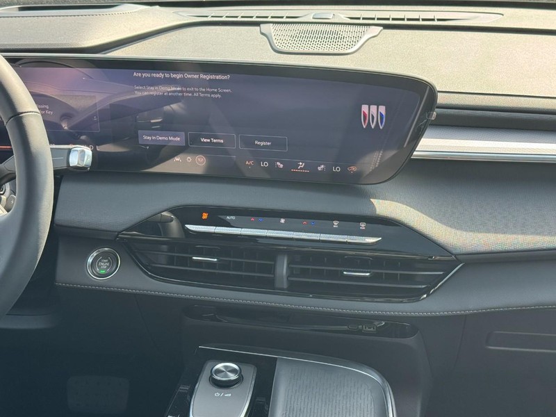 Buick Enclave Vehicle Image 10