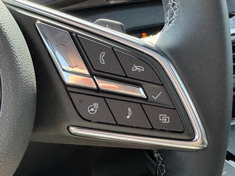 Buick Enclave Vehicle Image 14