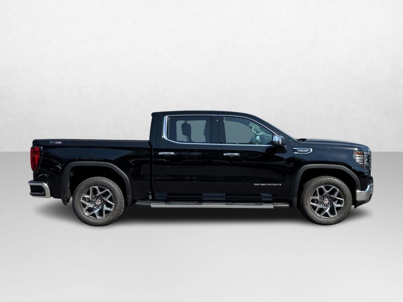 GMC Sierra 1500 Vehicle Image 02