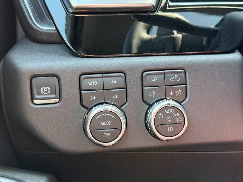 GMC Sierra 1500 Vehicle Image 11