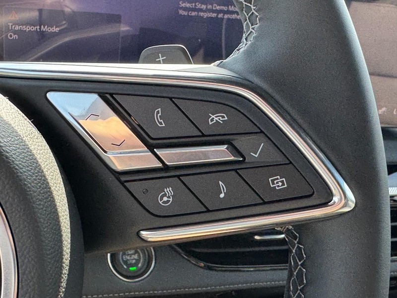 Buick Enclave Vehicle Image 12