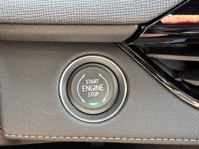 Buick Enclave Vehicle Image 14