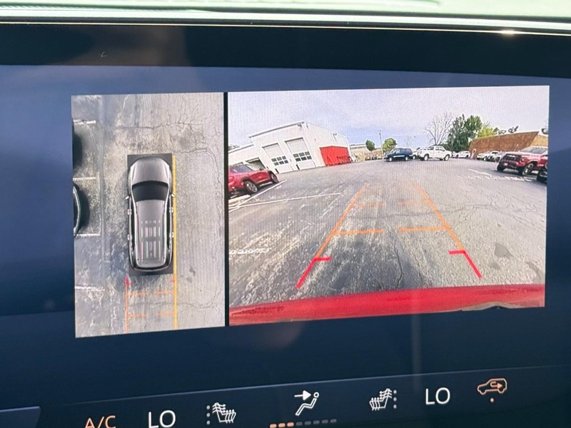 Buick Enclave Vehicle Image 15