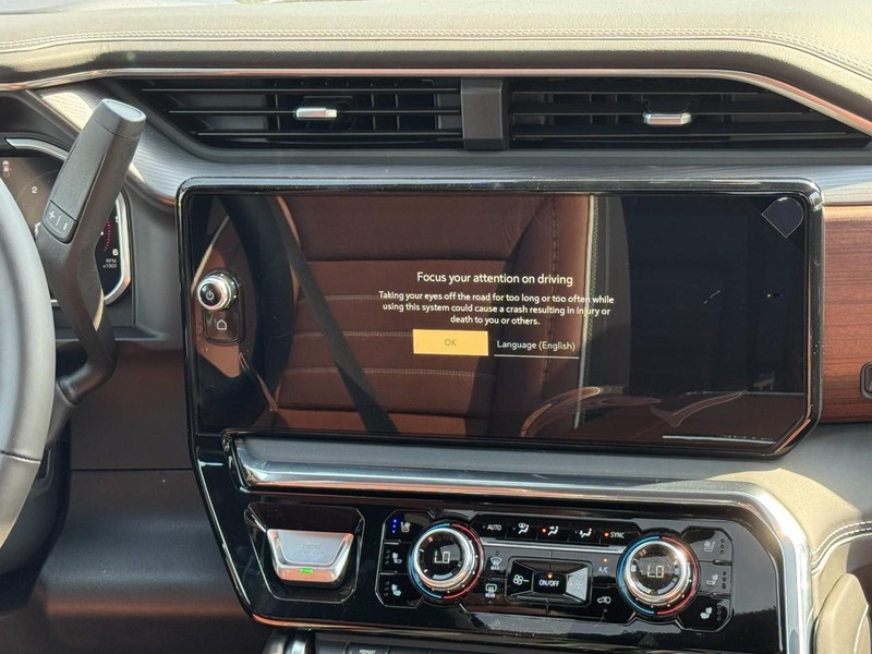 GMC Sierra 2500HD Vehicle Image 08