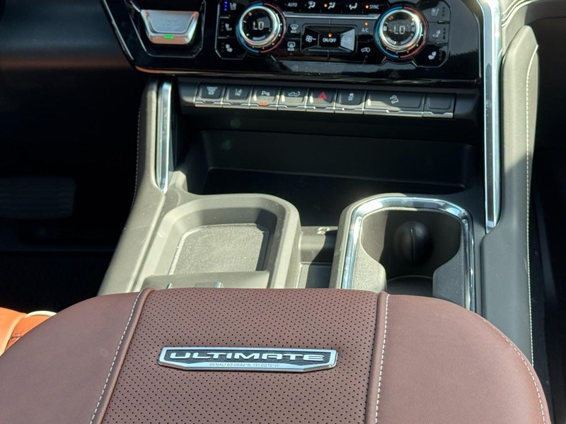 GMC Sierra 2500HD Vehicle Image 09