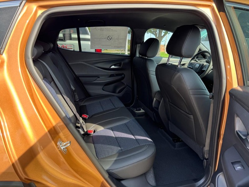 Buick Envista Vehicle Image 05