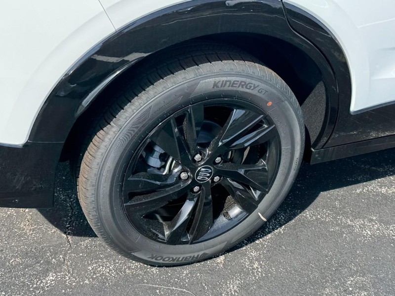 Buick Encore GX Vehicle Image 04