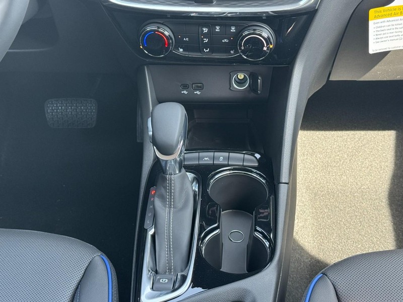 Buick Encore GX Vehicle Image 09