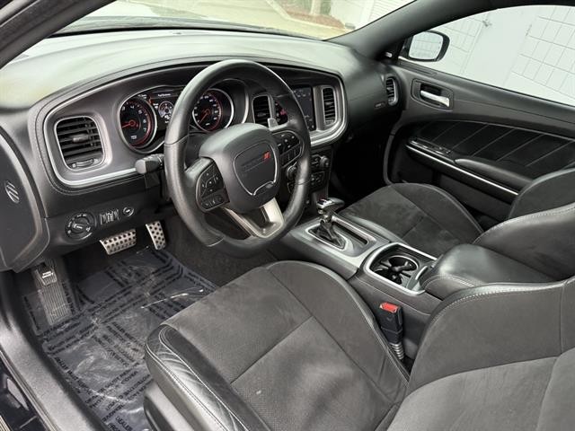 Dodge Charger Vehicle Full-screen Gallery Image 02