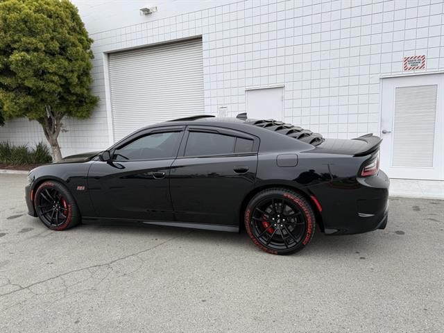 Dodge Charger Vehicle Full-screen Gallery Image 03